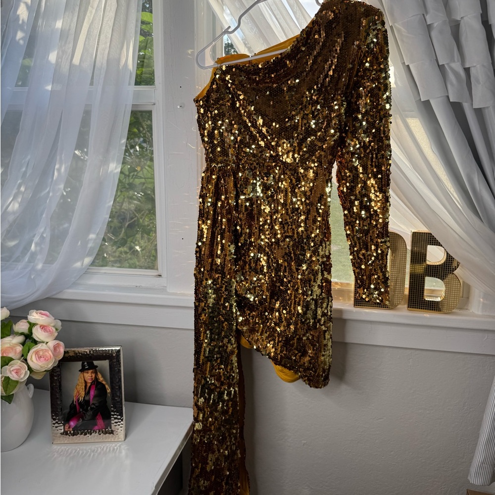 Gold sequins Evening gown